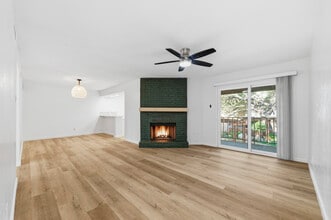 Building Photo - 15221 Berry Trail