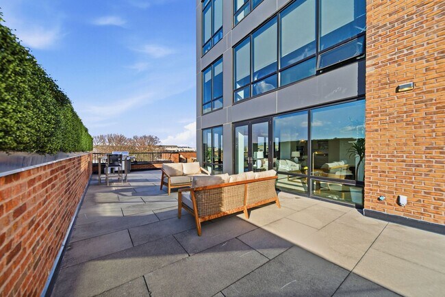 Interior Photo - Hubbard Park Place