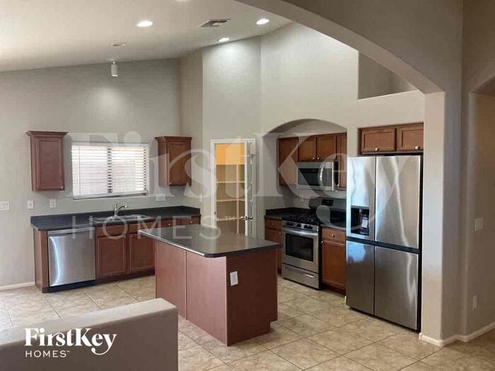 Foto del edificio - 29318 N Gold Ln