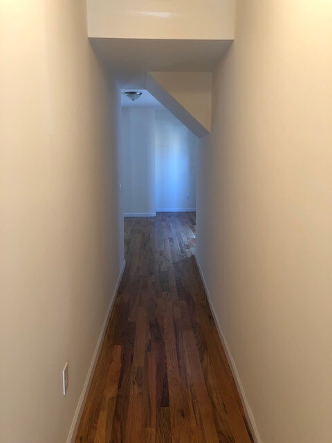 Foto principal - 294 Schley St