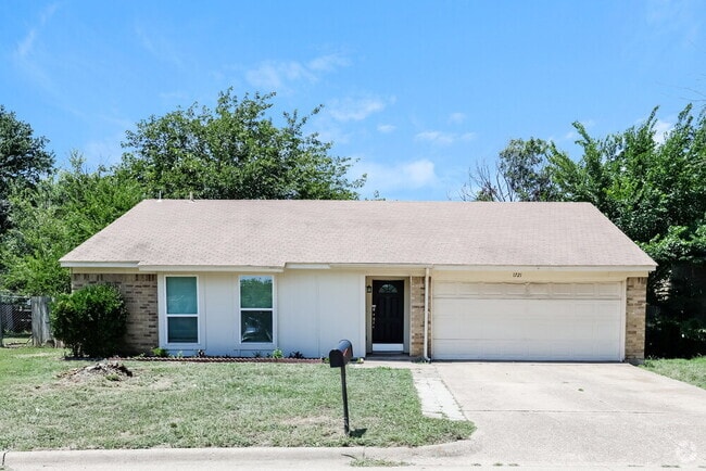 Building Photo - 1721 Steinburg Ln