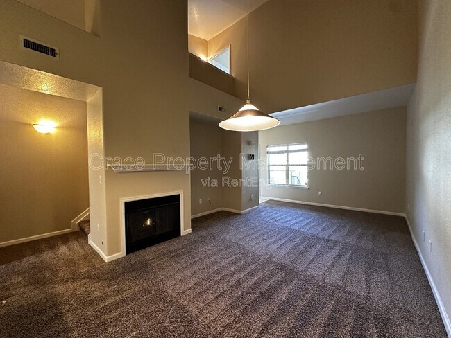Foto del edificio - 5800 N Tower Dr