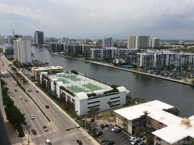 Foto del edificio - 2401 S Ocean Dr