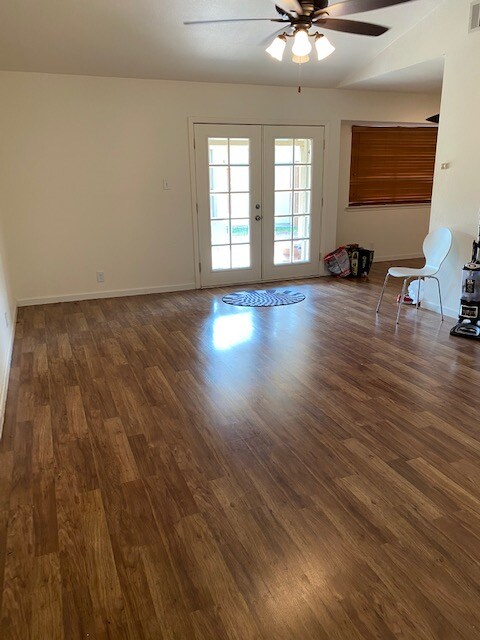Foto del edificio - 1613 W Braker Ln