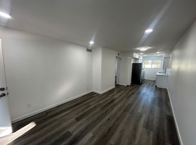 Building Photo - Remodeled 2 bedroom near Downtown Chandler