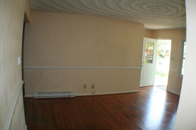 Foto del edificio - Chesapeake:3 Bedroom, 1 Bath with Extra Sp...
