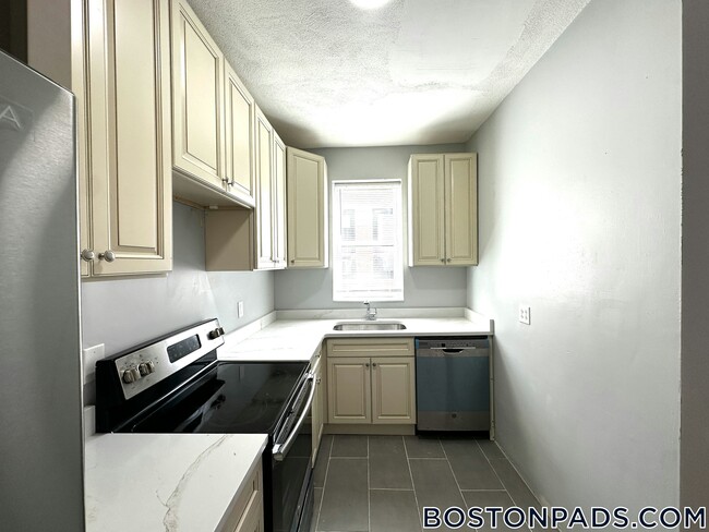 Foto del edificio - 151 Homestead St