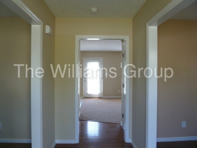 Foto del edificio - 5033 Miranda Dr