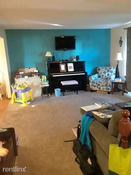 Building Photo - 3 br, 1.5 bath Townhome - 819 Elm Ave.