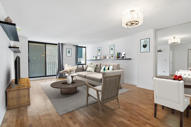 Ventanas orientadas al este - 70 W Huron St