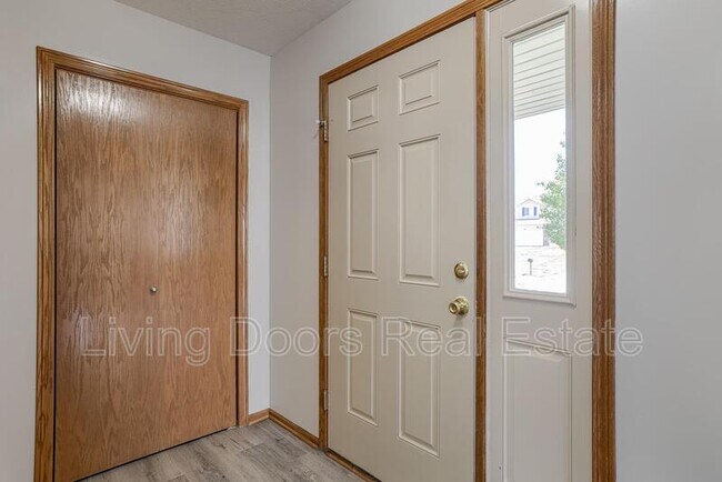 Building Photo - 7229 Dorchester Ct