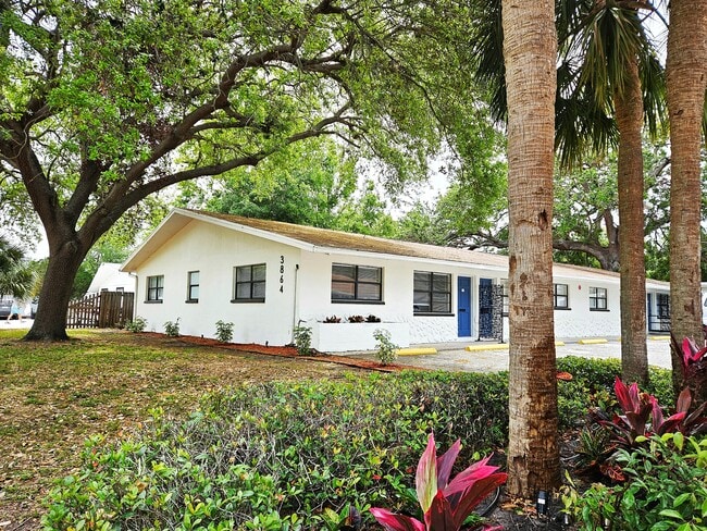 Building Photo - 3864 7th Ave N