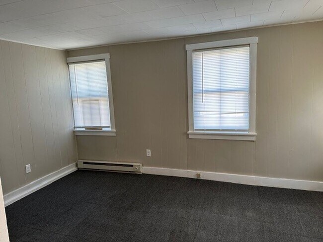 Foto del edificio - 1 Bedroom 1 Bathroom 2nd fl Apartment For ...