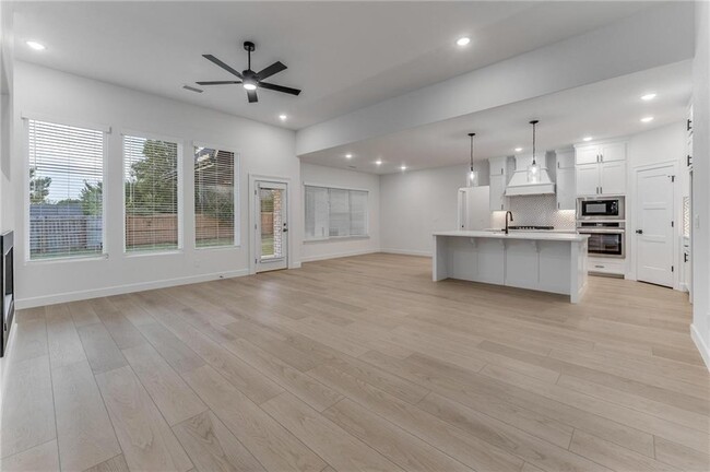 Foto del edificio - 2706 Blustery Dr