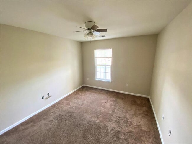 Foto del edificio - 1230 River Oaks Dr. 21-C