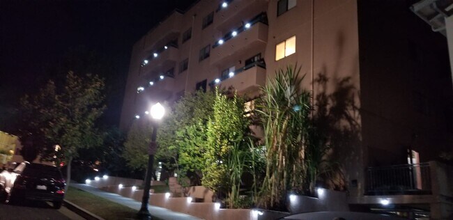 Building Photo - 445 Landfair Ave