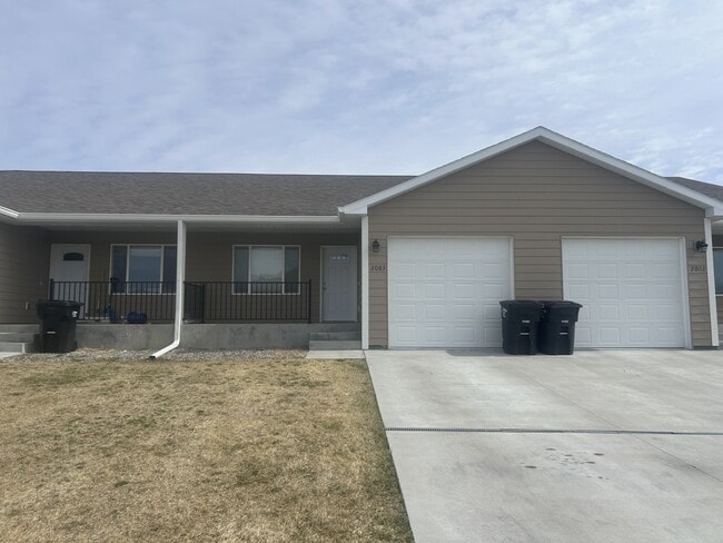 Foto del edificio - 2083 Lake Hills Dr