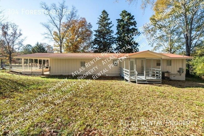 Building Photo - 304 Forestdale Dr