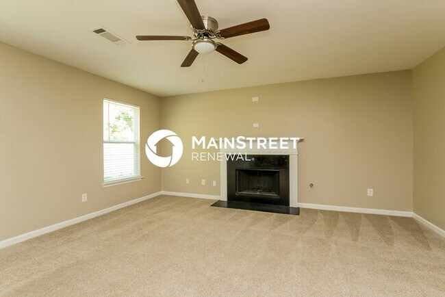 Foto del edificio - 4 Bedroom Pet-Friendly Home in Atlanta, GA with Main Street Renewal