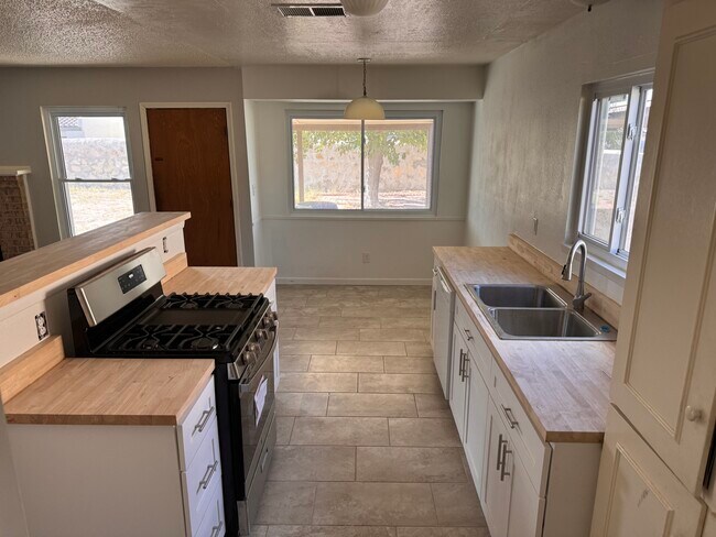 Building Photo - 2305 Ken Venturi Ln