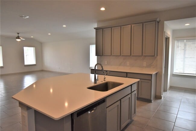Foto del edificio - 4023 Yonkers Valley Ln