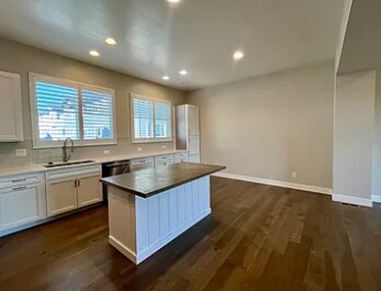 Foto del edificio - 4217 Yarrow St