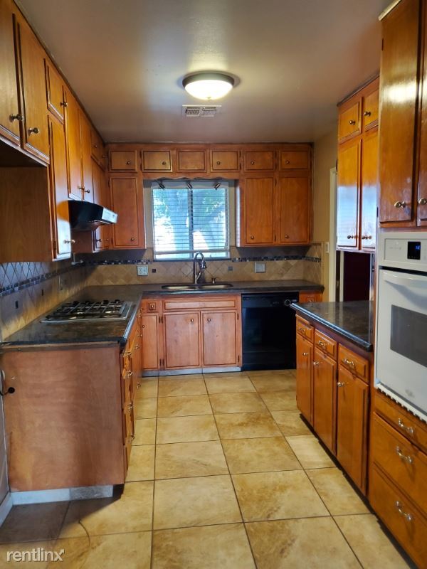 Building Photo - 3 br, 2 bath House - 1433 Cyrier Ave