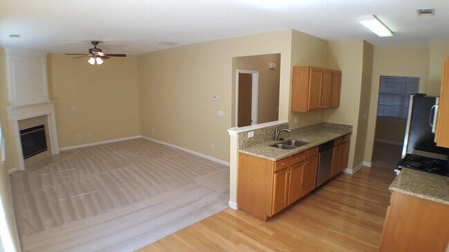 Foto del edificio - 414 Weatherstone Pl