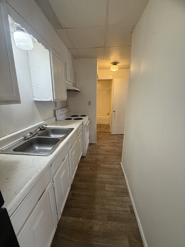 Foto del edificio - Charming 1-Bedroom Retreat in Heart of Seminole