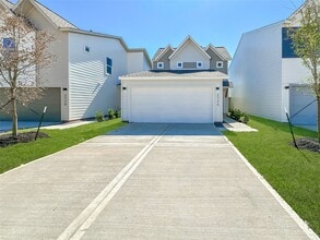 Building Photo - 824 Waxahachie St