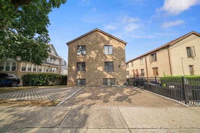 Building Photo - 9 Sterling Pl