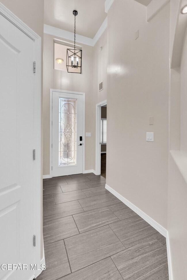 Foto del edificio - 3728 Loma Jacinto