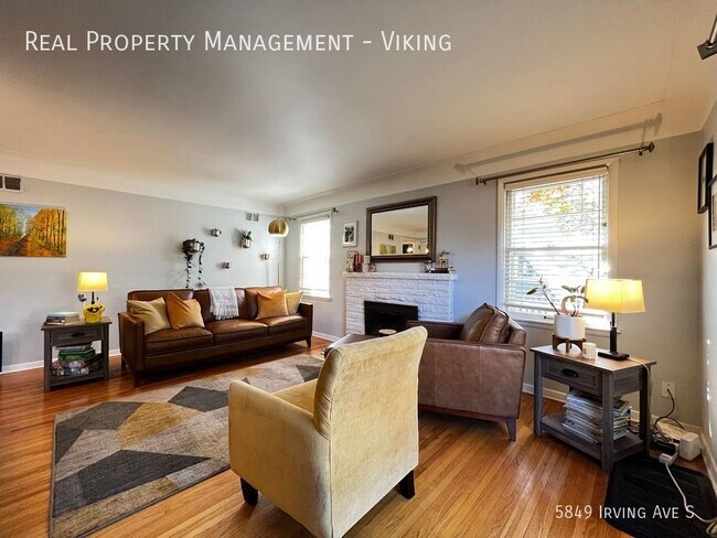 Foto del edificio - 3 Bed 2 Bath Home Fenced In Backyard! Secu...