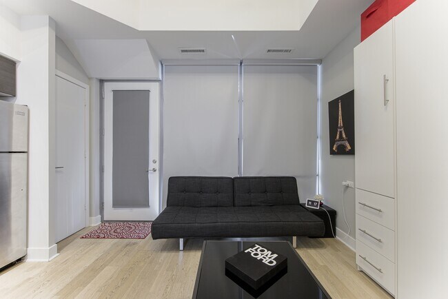 Photo du bâtiment - 399-399 Adelaide St W