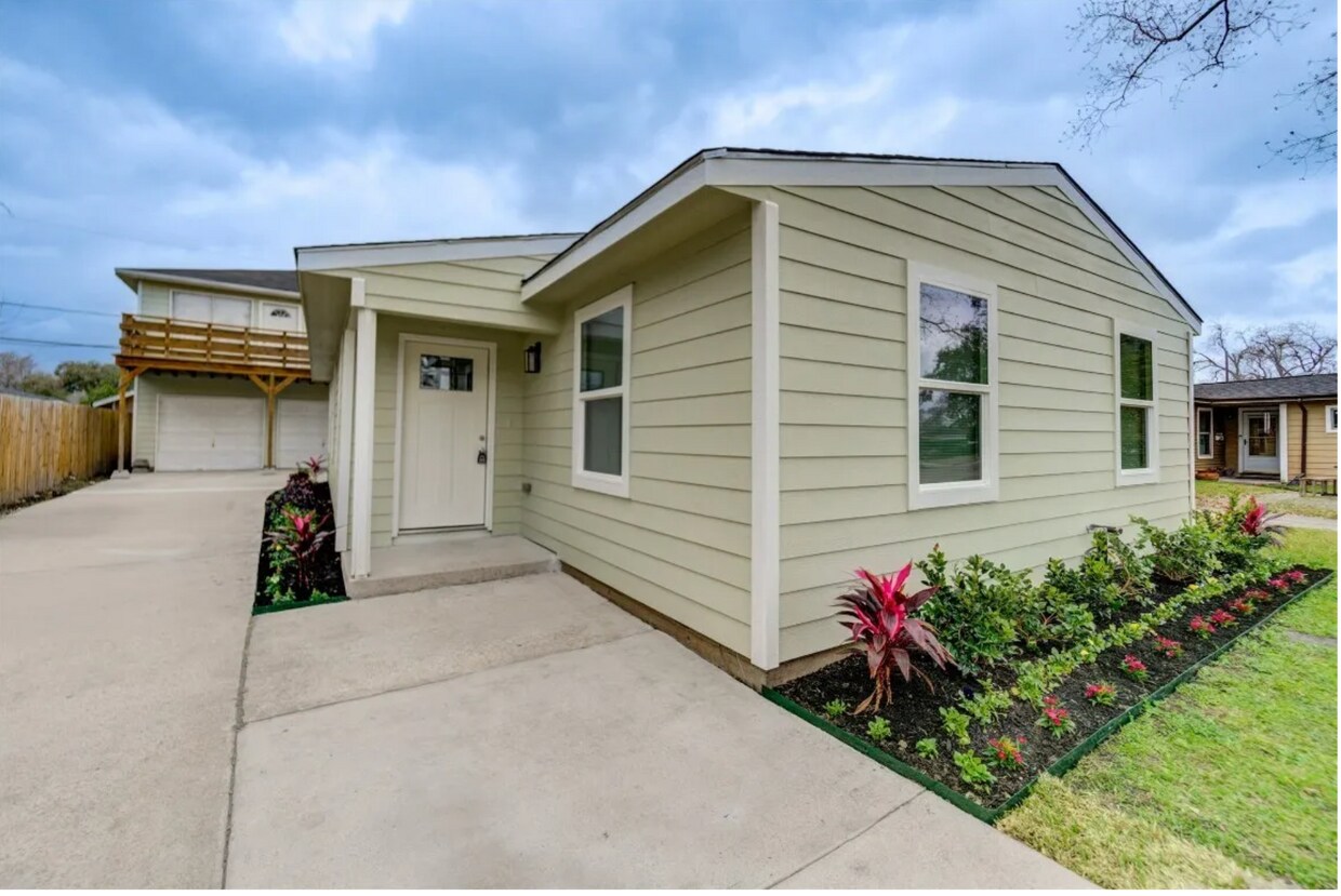 Photo - 6603 Narcissus St (Houston, TX)