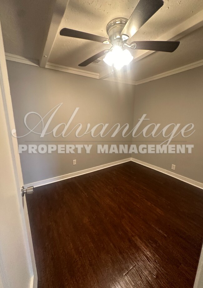 Building Photo - Lovely Home for Rent in East Memphis Area