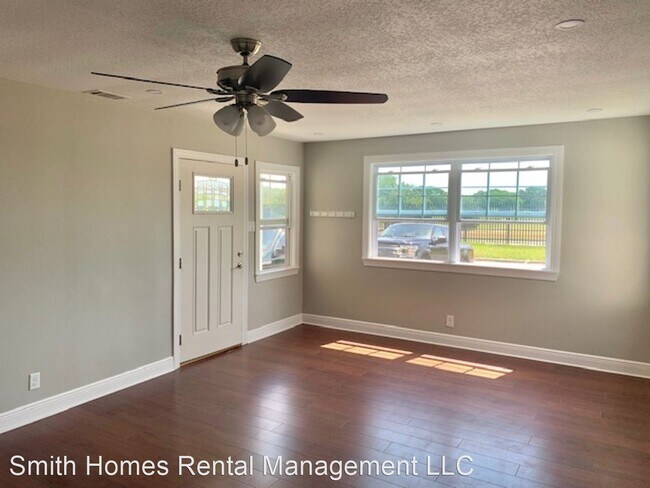 Building Photo - 3 br, 1.5 bath House - 399 Rodeo Drive