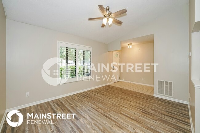 Building Photo - 402 Fleming Ave