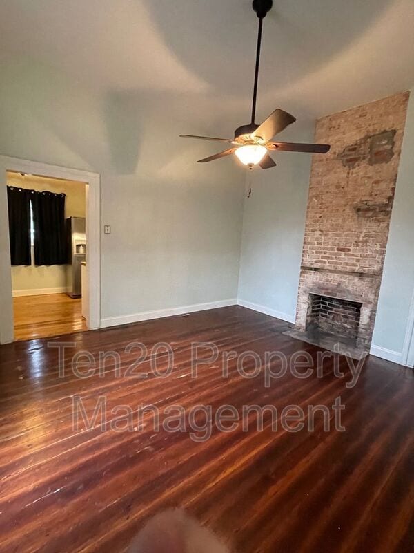 Building Photo - 811 3rd Ave