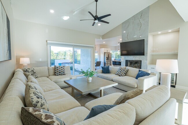 Foto del edificio - 40270 Eastwood Ln