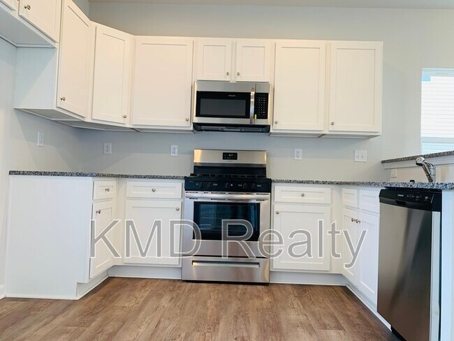 Building Photo - 202 Canina Ln