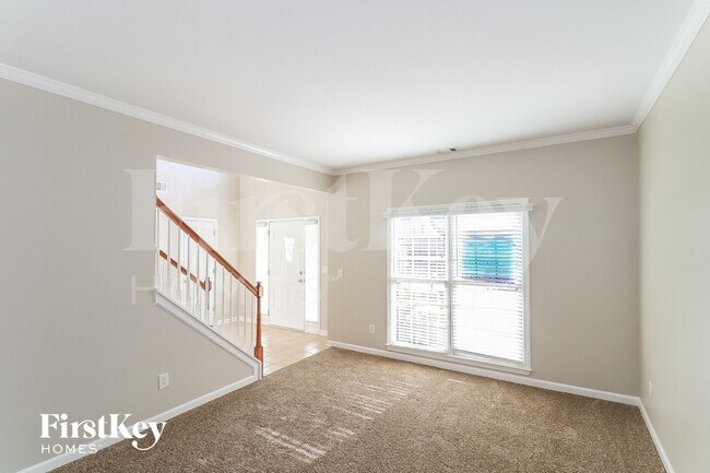 Building Photo - 2102 Shin Ct NE