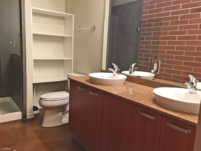 Foto del edificio - 2 br, 2 bath Condo - 322 E Liberty St Apt 5