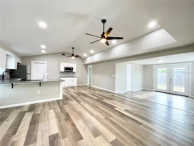 Building Photo - 11241 Yewtree Ave