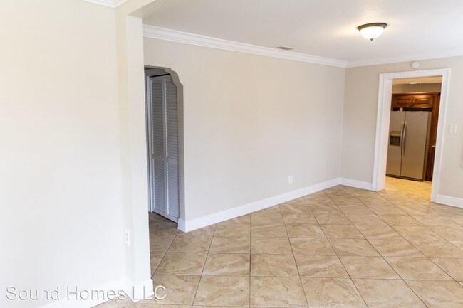 Building Photo - 2 br, 1 bath House - 3117 W Cypress St