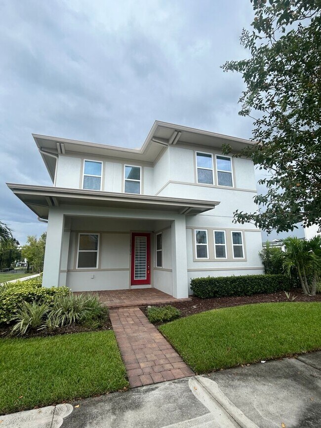 Building Photo - Charming 3/2.5 Courtyard Home with Loft & ...