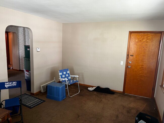 Sala de estar - 1702 Graylock St