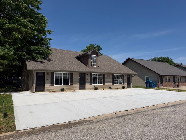 Building Photo - 526 Gillham St
