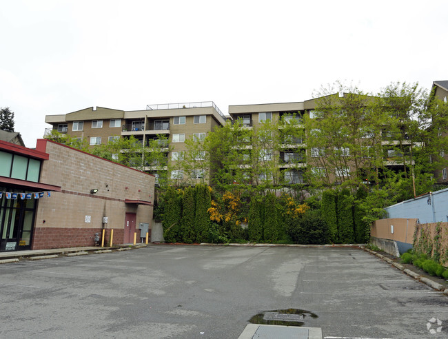 Building Photo - Nature's Haven: Rooftop, Views, Walk to pa...