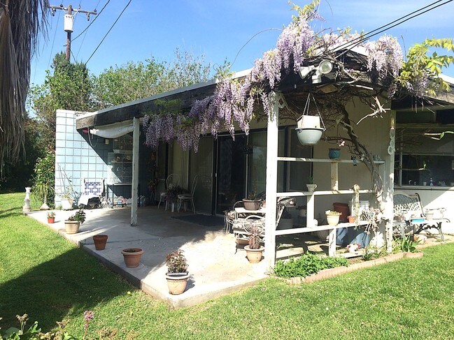 Building Photo - 7360 Linares Ave